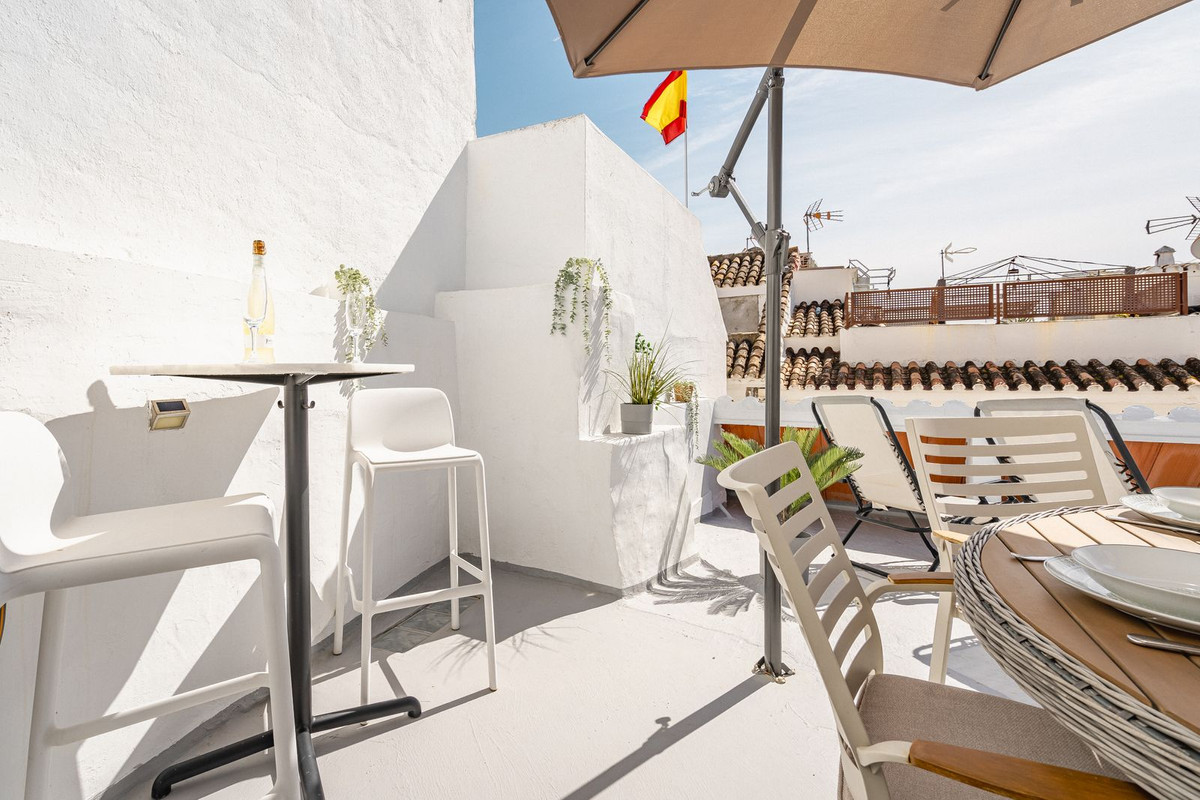 2 Bed, 2 Bath, HouseFor Sale, Estepona, Malaga