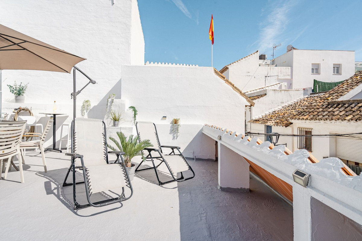 2 Bed, 2 Bath, HouseFor Sale, Estepona, Malaga