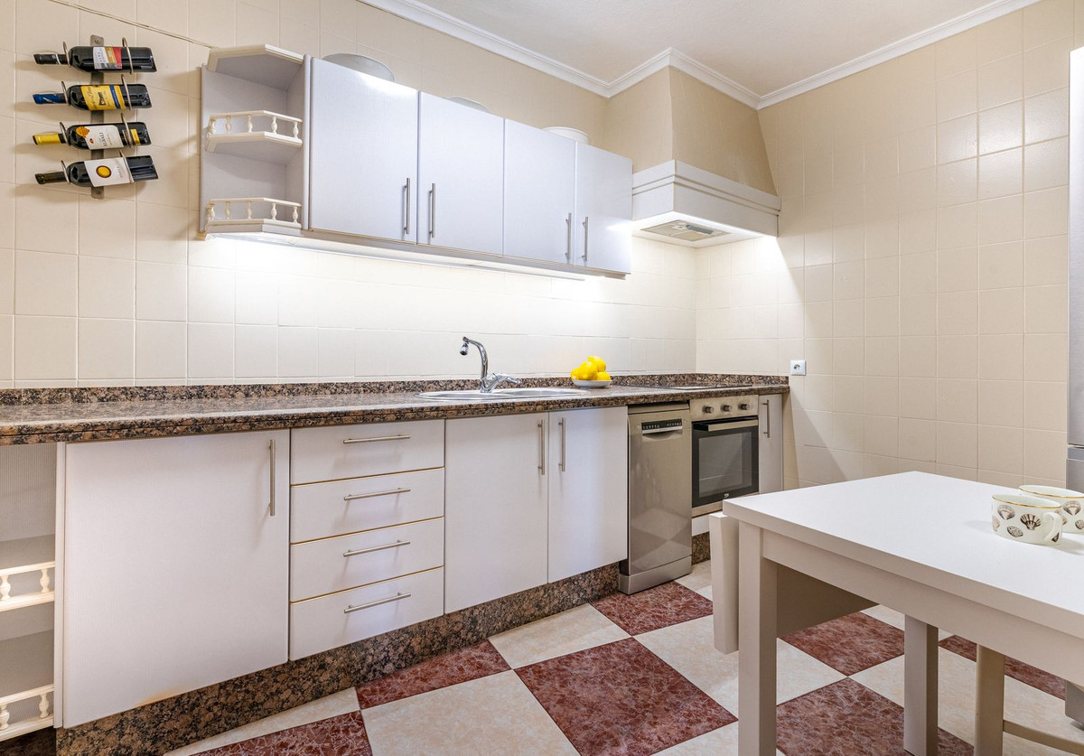 2 Bed, 2 Bath, HouseFor Sale, Estepona, Malaga