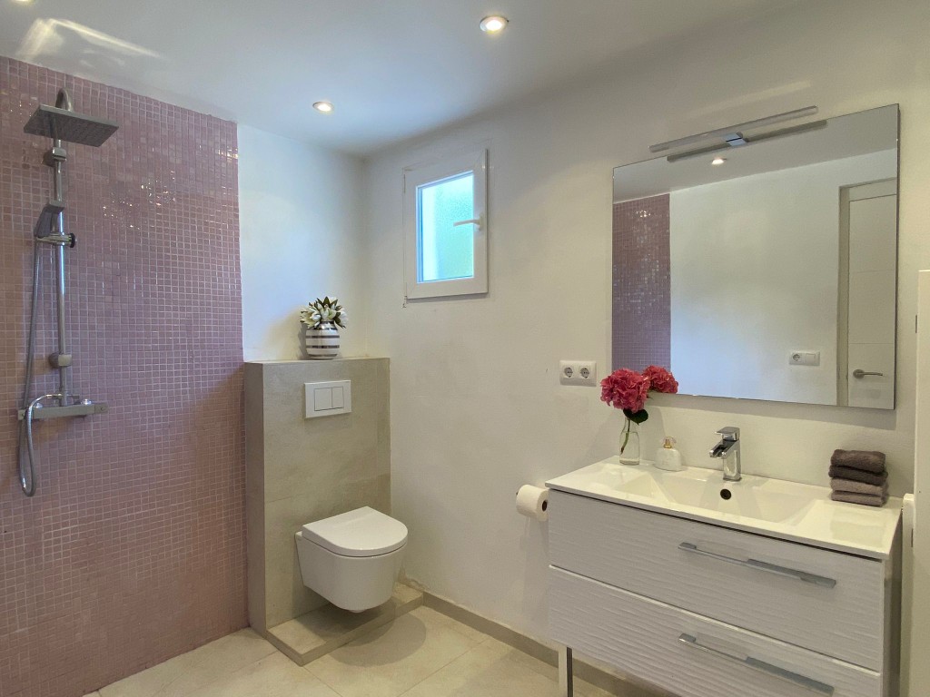 5 Bed, 3 Bath, HouseFor Sale, La Nucia, Alicante