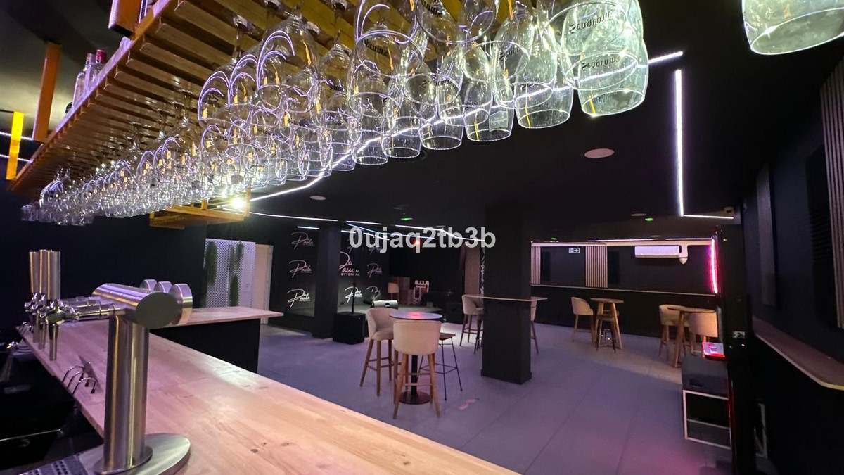 Marbella, Malaga, 1 Bedroom Bedrooms, ,2 BathroomsBathrooms,For Sale,R5261056