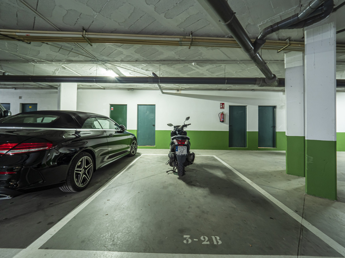 2 Bed, 2 Bath, ApartmentFor Sale, Puerto Banus, Malaga