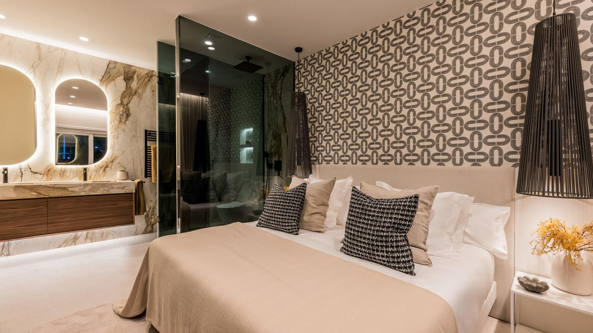 3 Bed, 3 Bath, ApartmentFor Sale, New Golden Mile, Malaga