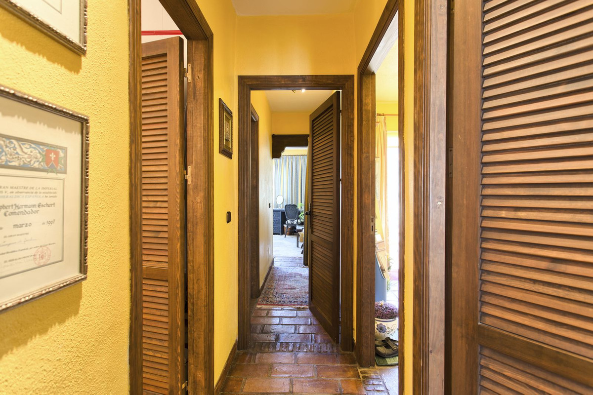 3 Bed, 2 Bath, HouseFor Sale, Benahavis, Malaga