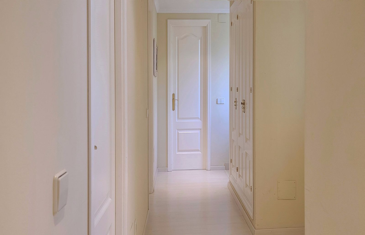 5 Bed, 4 Bath, HouseFor Sale, The Golden Mile, Malaga