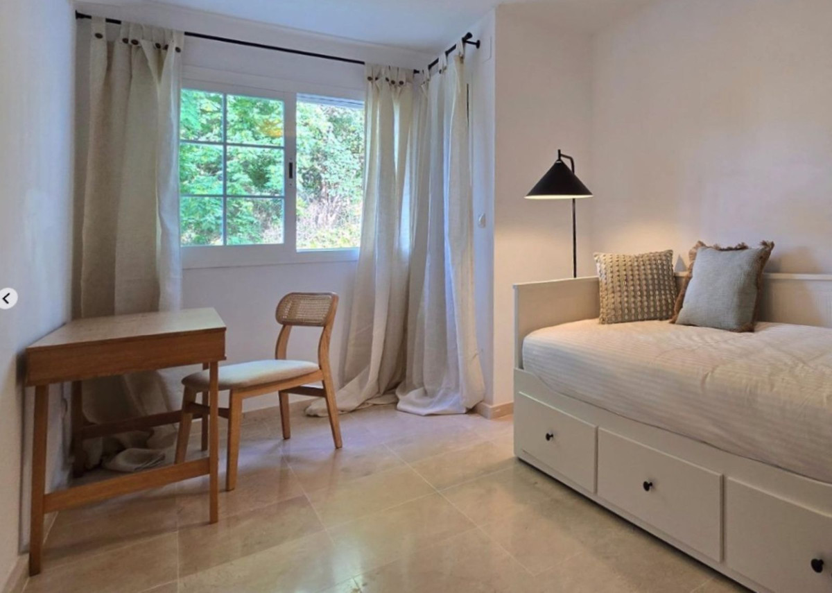 3 Bed, 2 Bath, ApartmentFor Sale, Marbella, Malaga