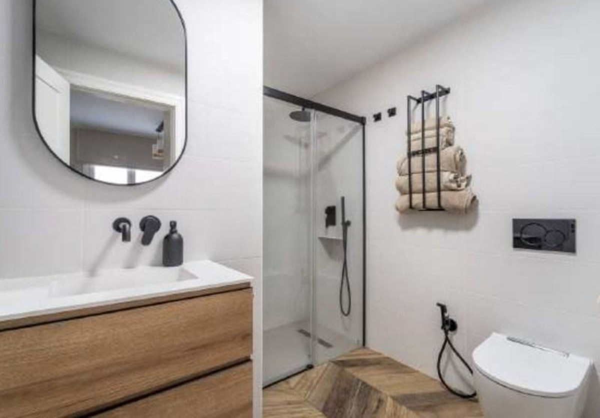 3 Bed, 2 Bath, ApartmentFor Sale, Benalmadena Costa, Malaga