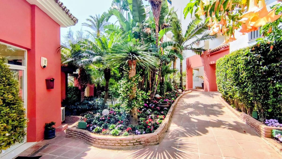 2 Bed, 2 Bath, ApartmentFor Sale, Puerto Banus, Malaga