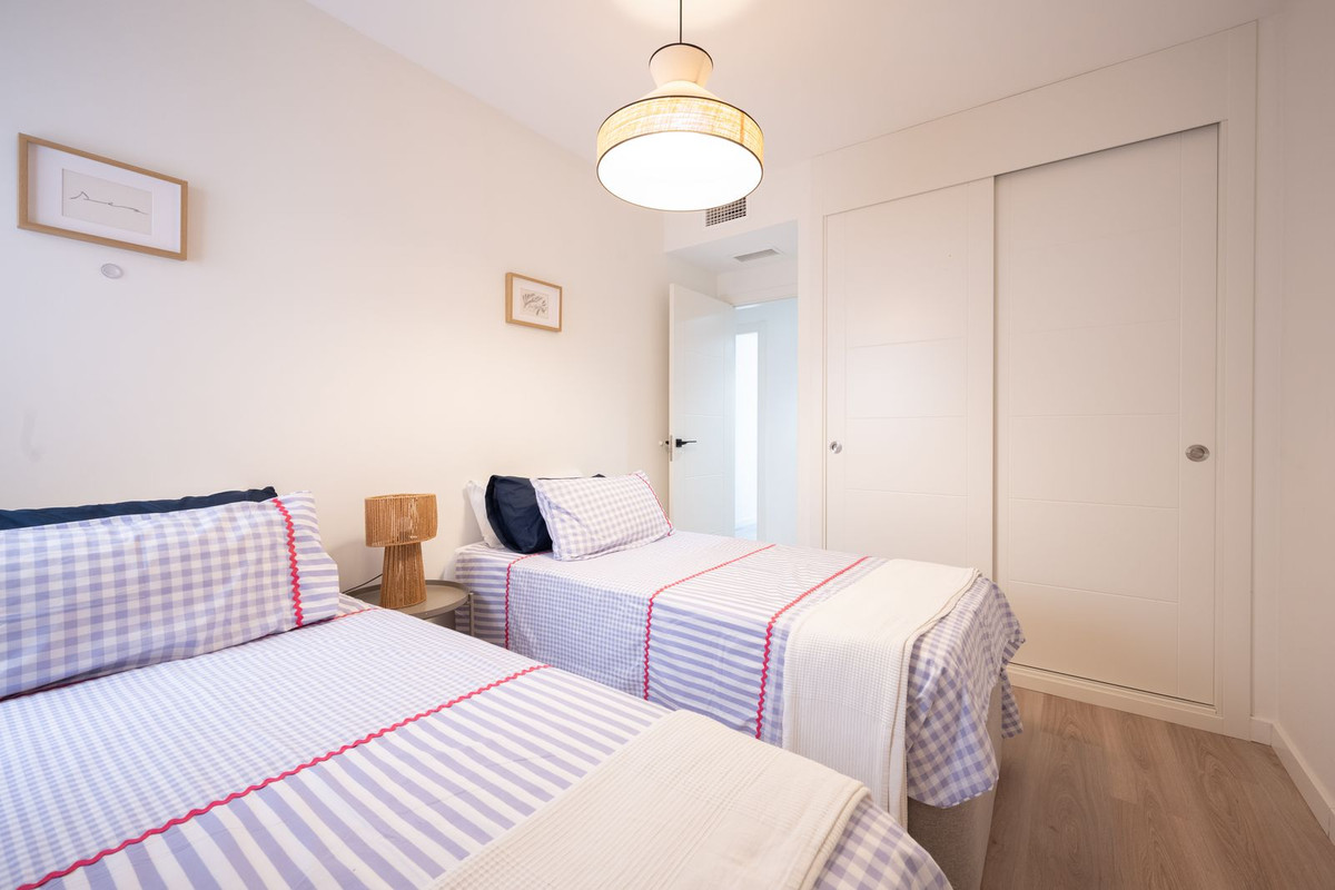 3 Bed, 2 Bath, ApartmentFor Sale, Nueva Andalucia, Malaga