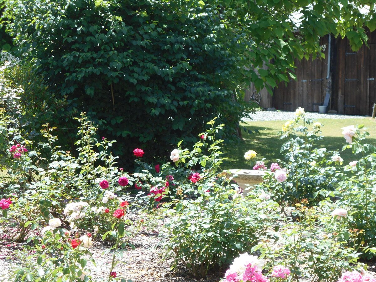 3 Bed, 2 Bath, HouseFor Sale, Saint-Aignan-de-Couptrain, Pays-de-la-Loire, 53250