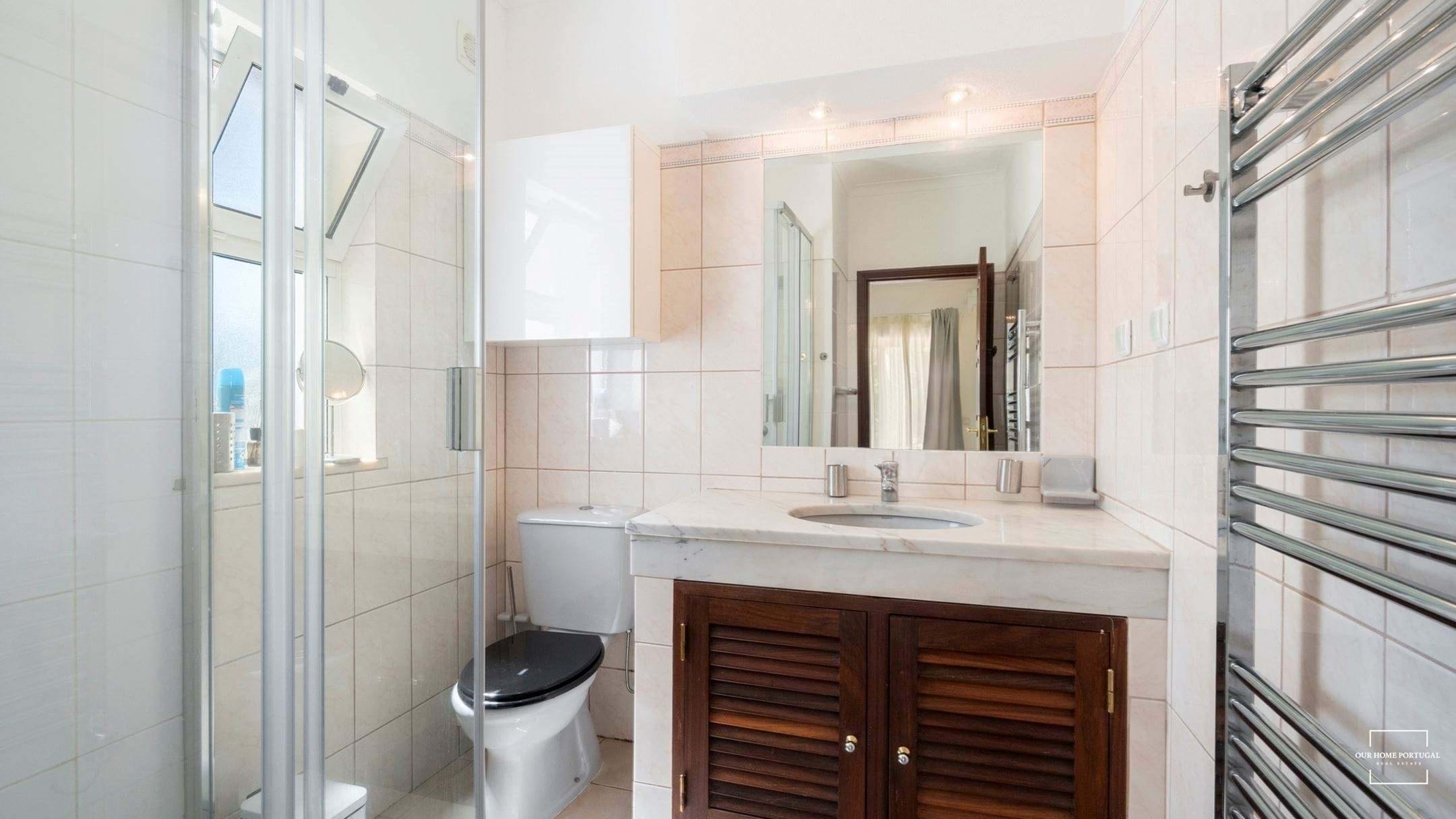 3 Bed, 2 Bath, HouseFor Sale, Lagoa, Faro, 8401-908