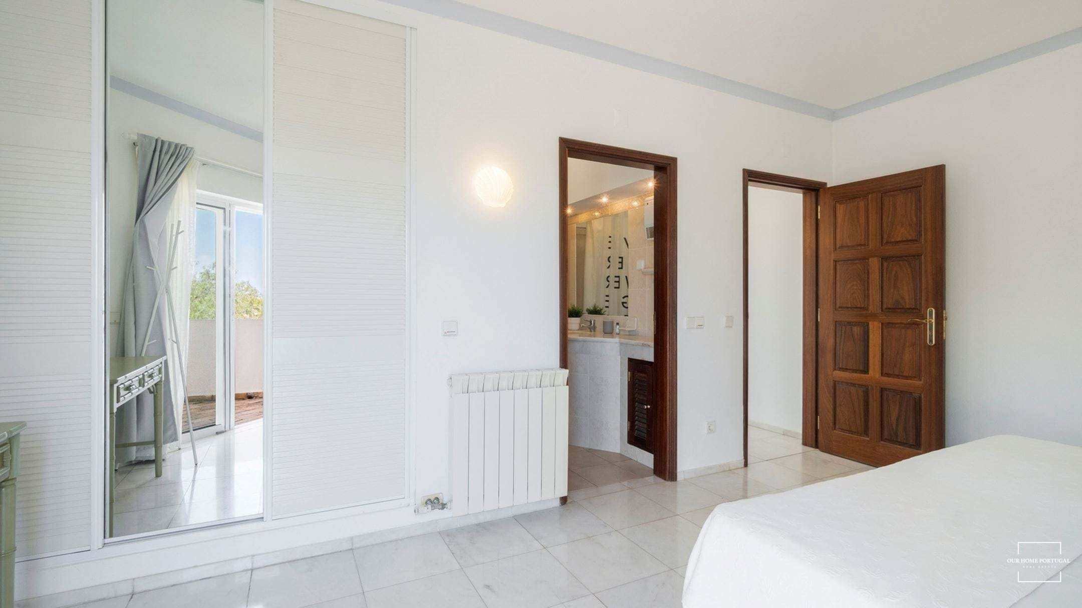 3 Bed, 2 Bath, HouseFor Sale, Lagoa, Faro, 8401-908