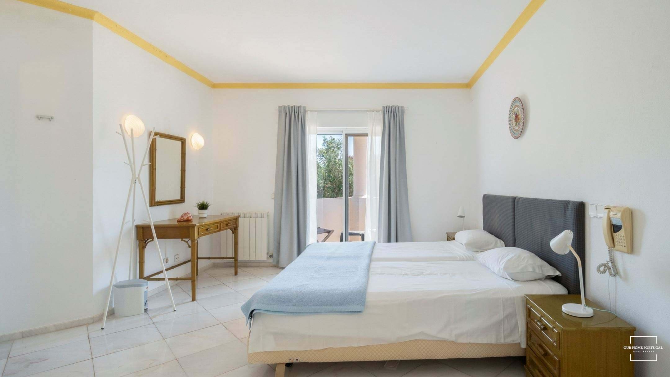 3 Bed, 2 Bath, HouseFor Sale, Lagoa, Faro, 8401-908