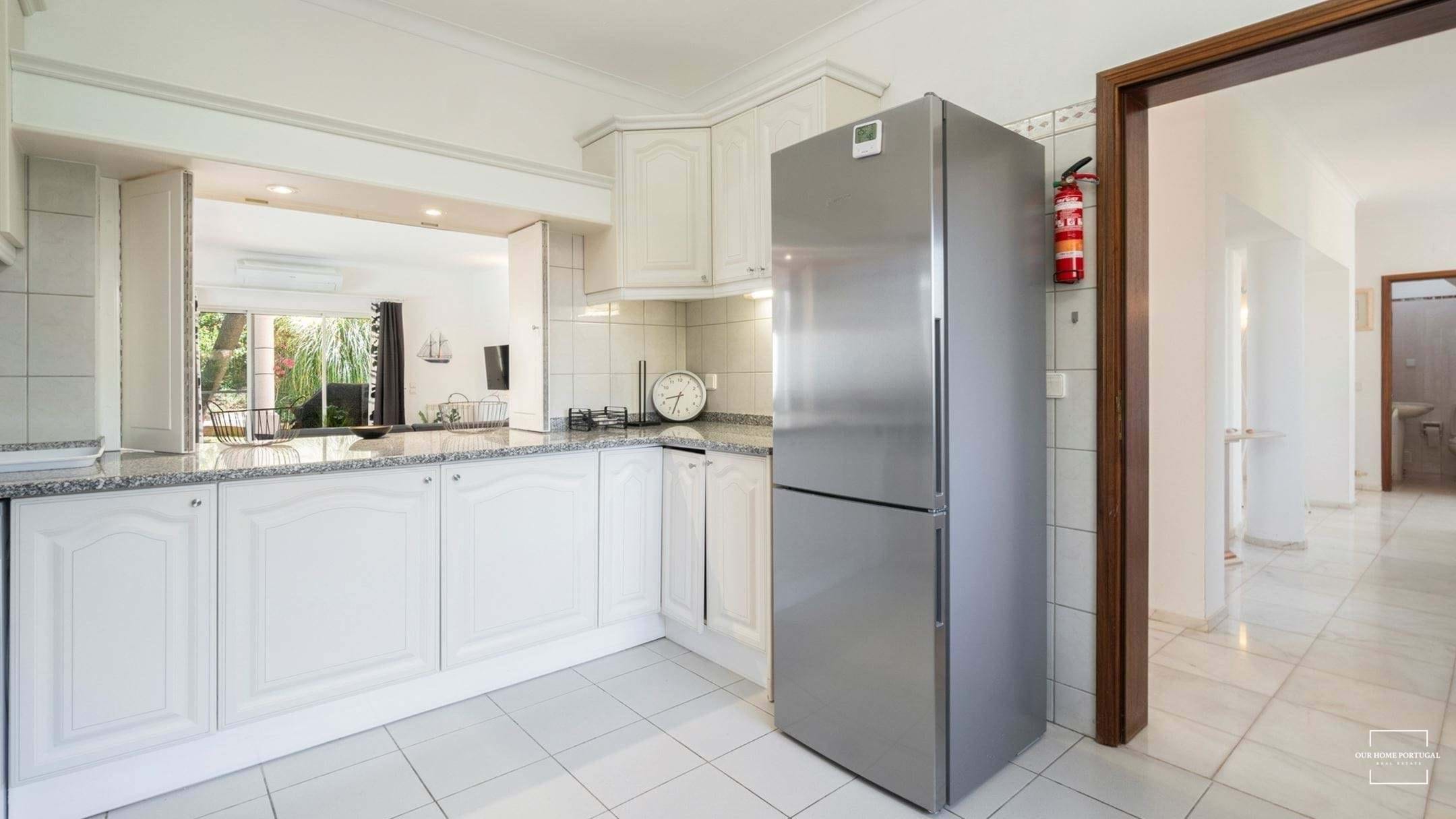 3 Bed, 2 Bath, HouseFor Sale, Lagoa, Faro, 8401-908