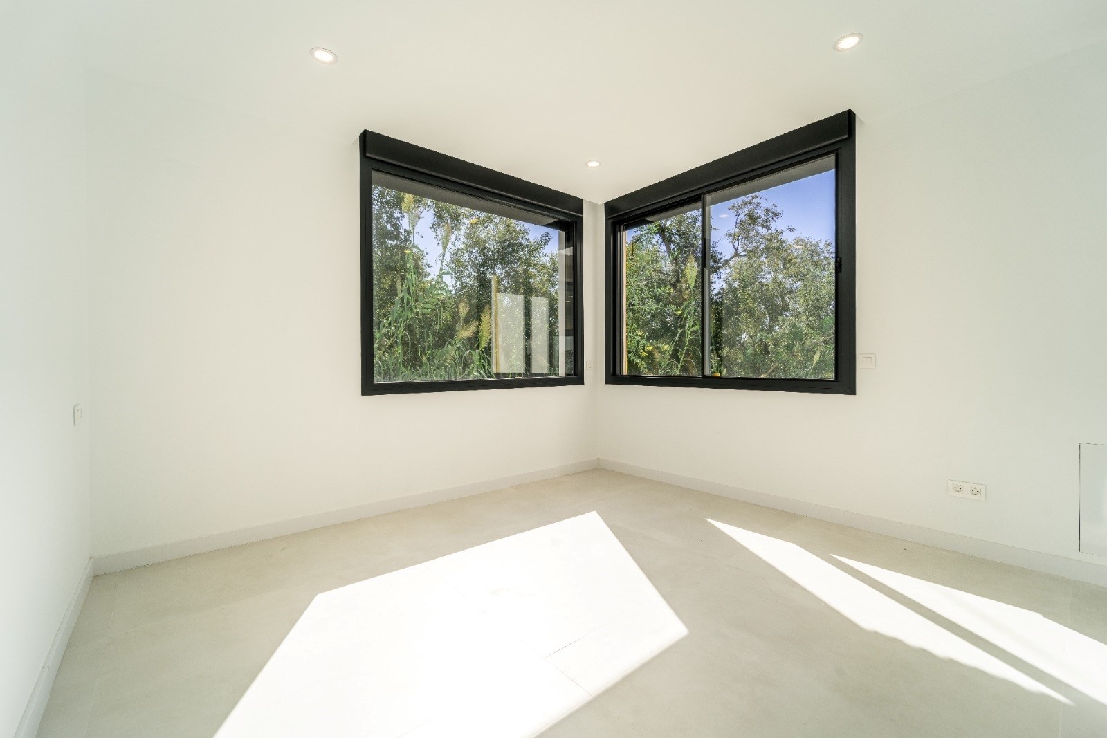 5 Bed, 4 Bath, HouseFor Sale, Malaga, Andalusia, 29639