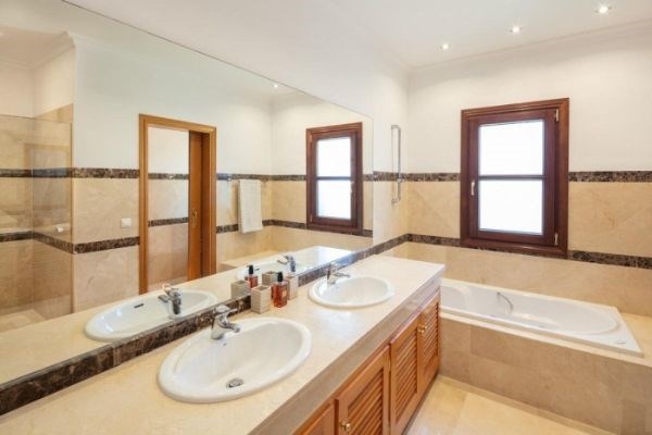 4 Bed, 5 Bath, HouseFor Sale, Malaga, Andalusia, 29679