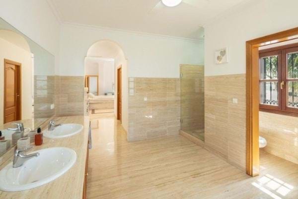 4 Bed, 5 Bath, HouseFor Sale, Malaga, Andalusia, 29679