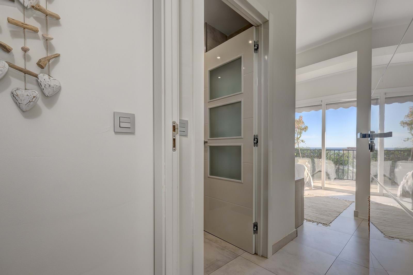 Malaga, Andalusia, 29640, 3 Bedrooms Bedrooms, ,5 BathroomsBathrooms,For Sale,TORB-VAN-01