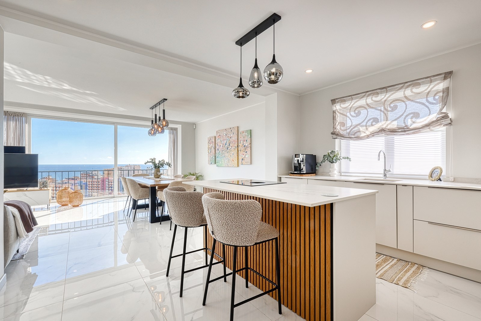 Malaga, Andalusia, 29640, 3 Bedrooms Bedrooms, ,5 BathroomsBathrooms,For Sale,TORB-VAN-01