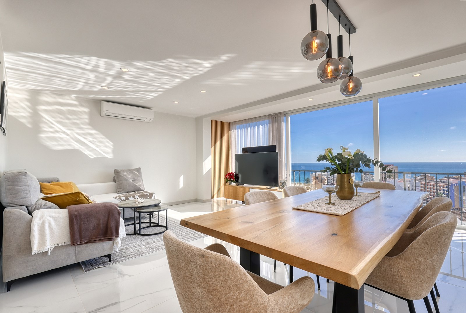 Malaga, Andalusia, 29640, 3 Bedrooms Bedrooms, ,5 BathroomsBathrooms,For Sale,TORB-VAN-01