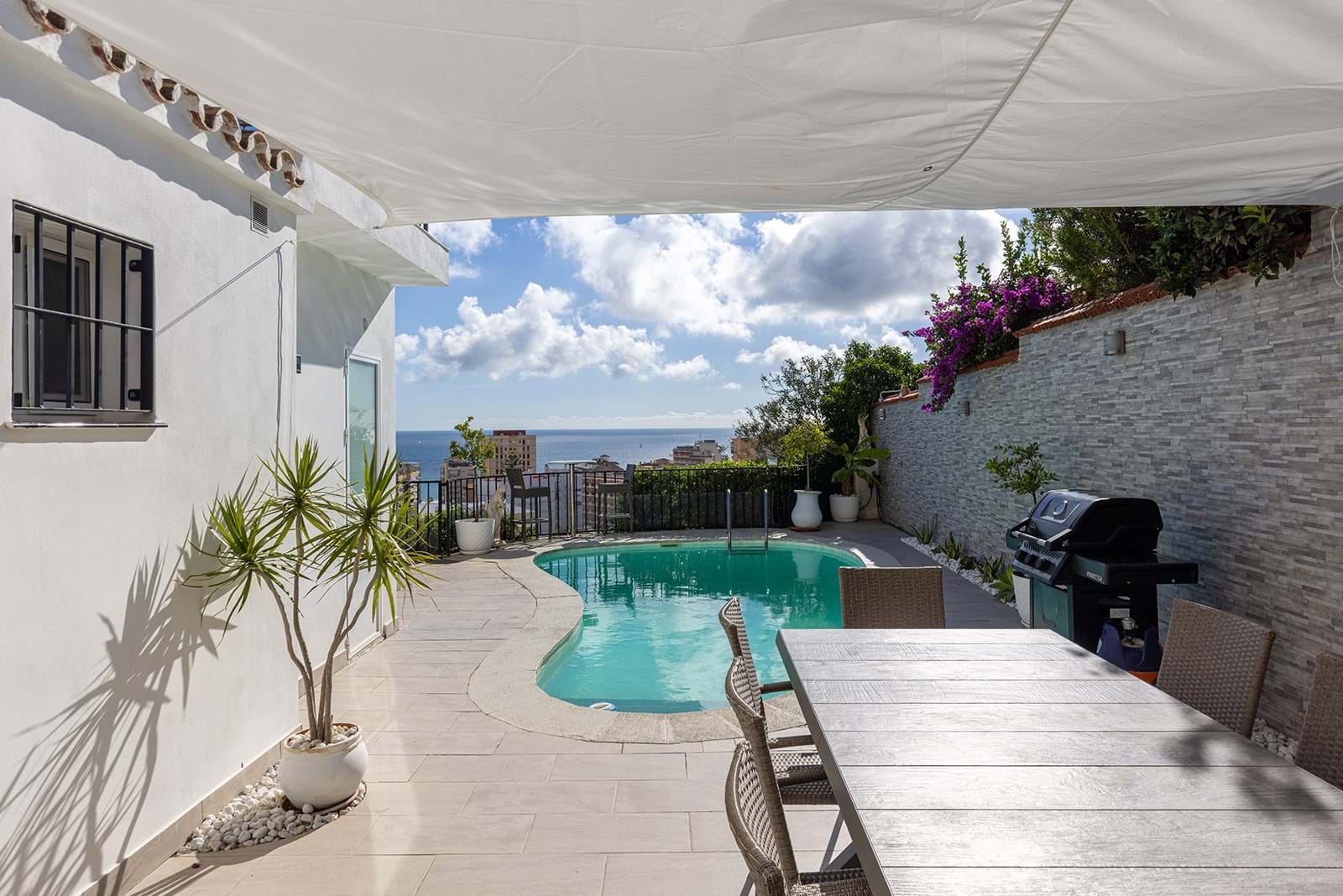 Malaga, Andalusia, 29640, 3 Bedrooms Bedrooms, ,5 BathroomsBathrooms,For Sale,TORB-VAN-01