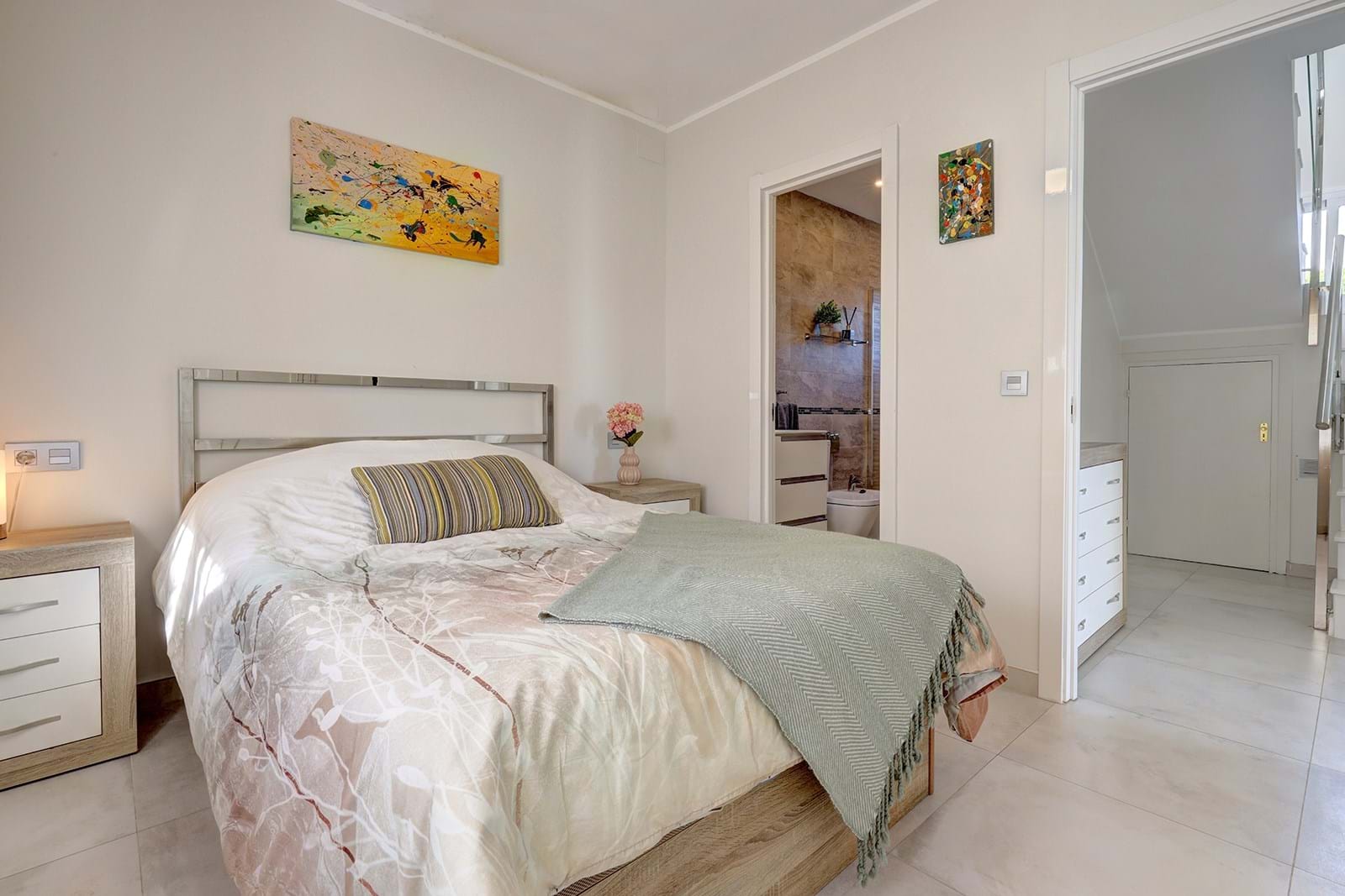 Malaga, Andalusia, 29640, 3 Bedrooms Bedrooms, ,5 BathroomsBathrooms,For Sale,TORB-VAN-01