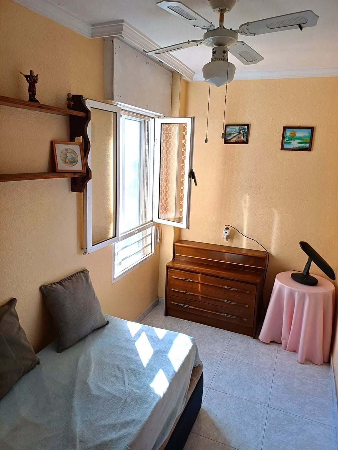 4 Bed, 2 Bath, ApartmentFor Sale, Malaga, Andalusia, 29631