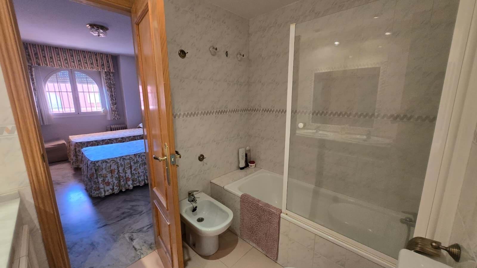 3 Bed, 2 Bath, ApartmentFor Sale, Malaga, Andalusia, 29604