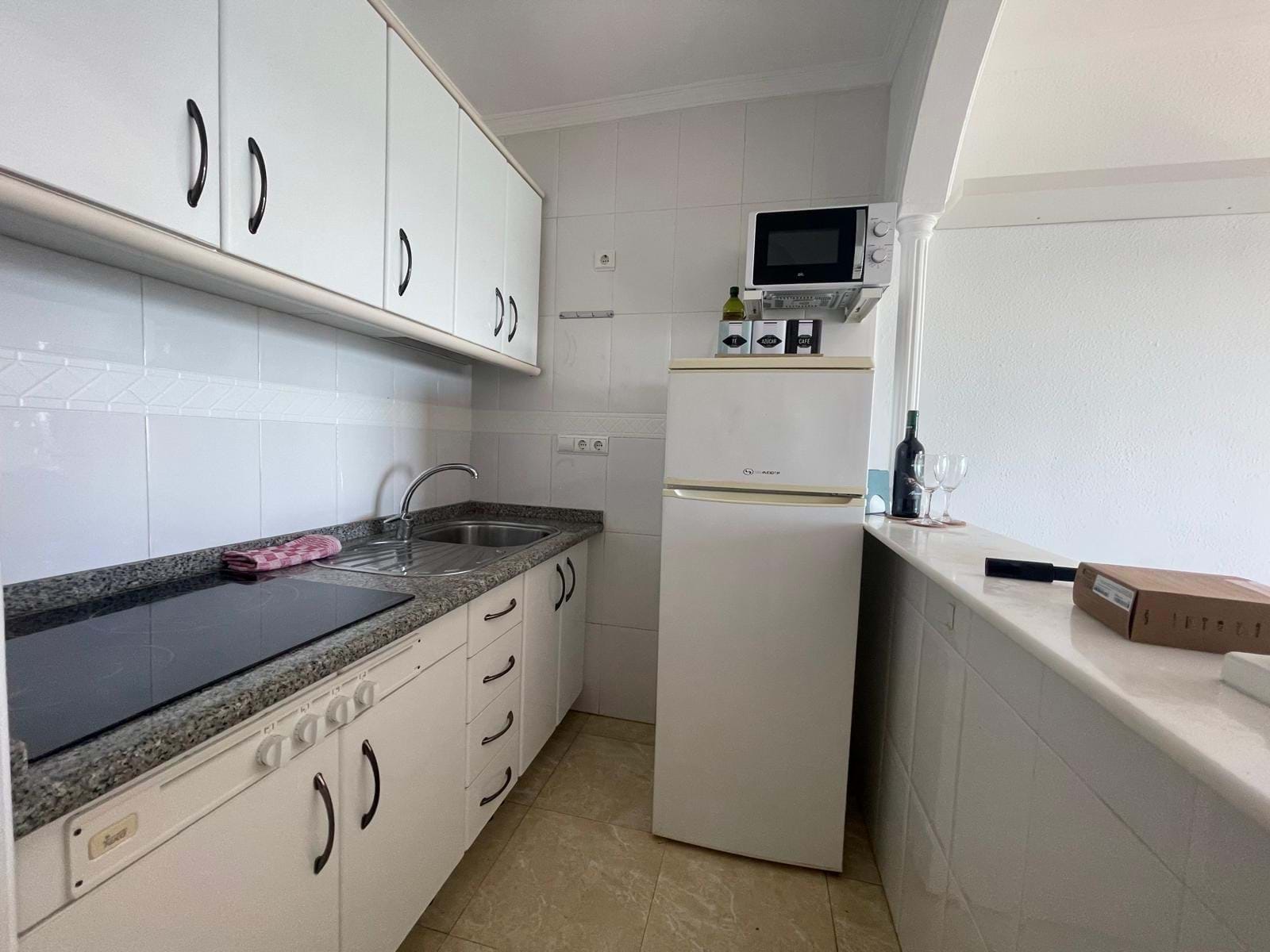 2 Bed, 1 Bath, ApartmentFor Sale, Malaga, Andalusia, 29640