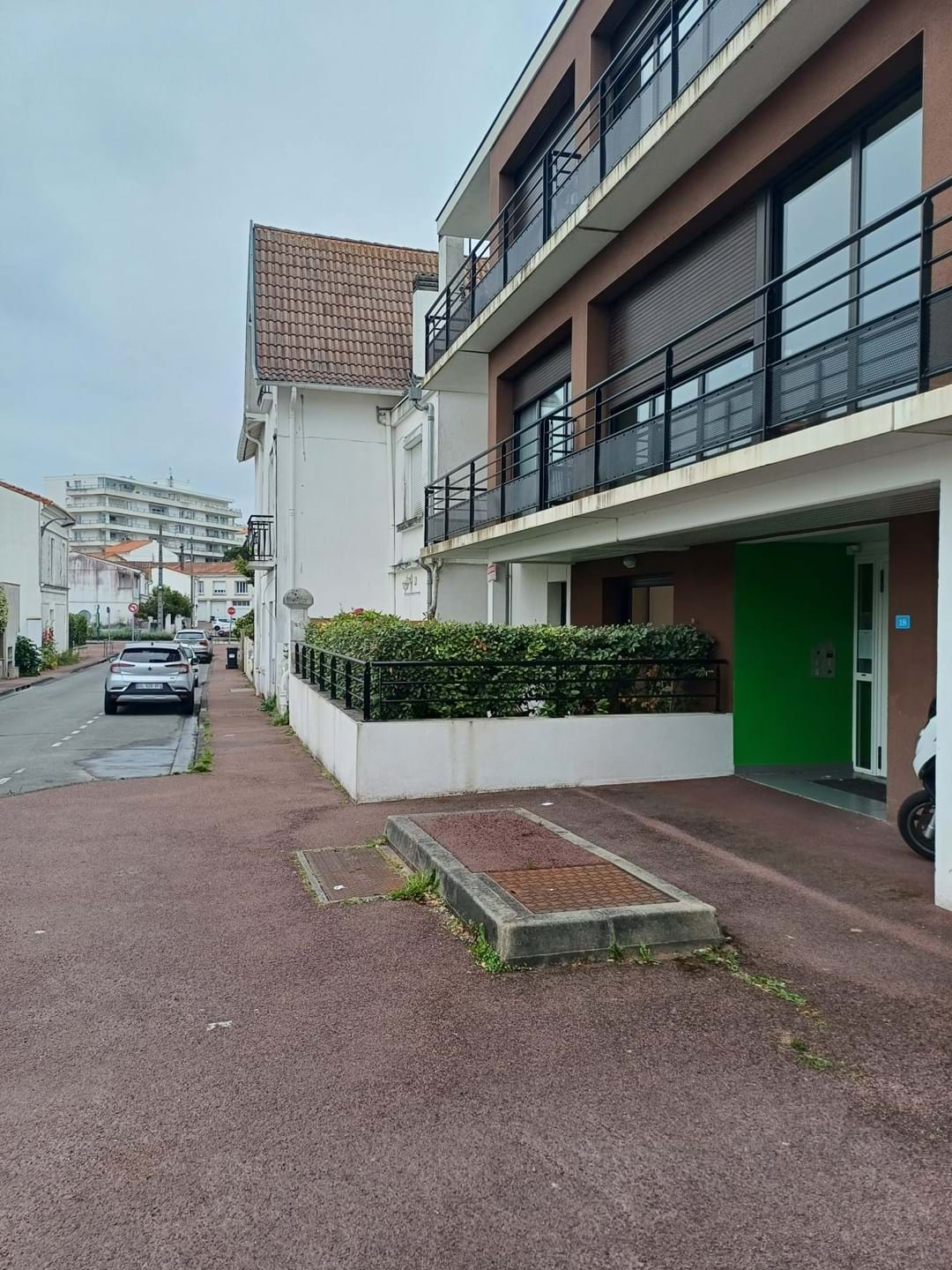 2 Bed, 1 Bath, ApartmentFor Sale, Rochefort, Charente-Maritime, 17200