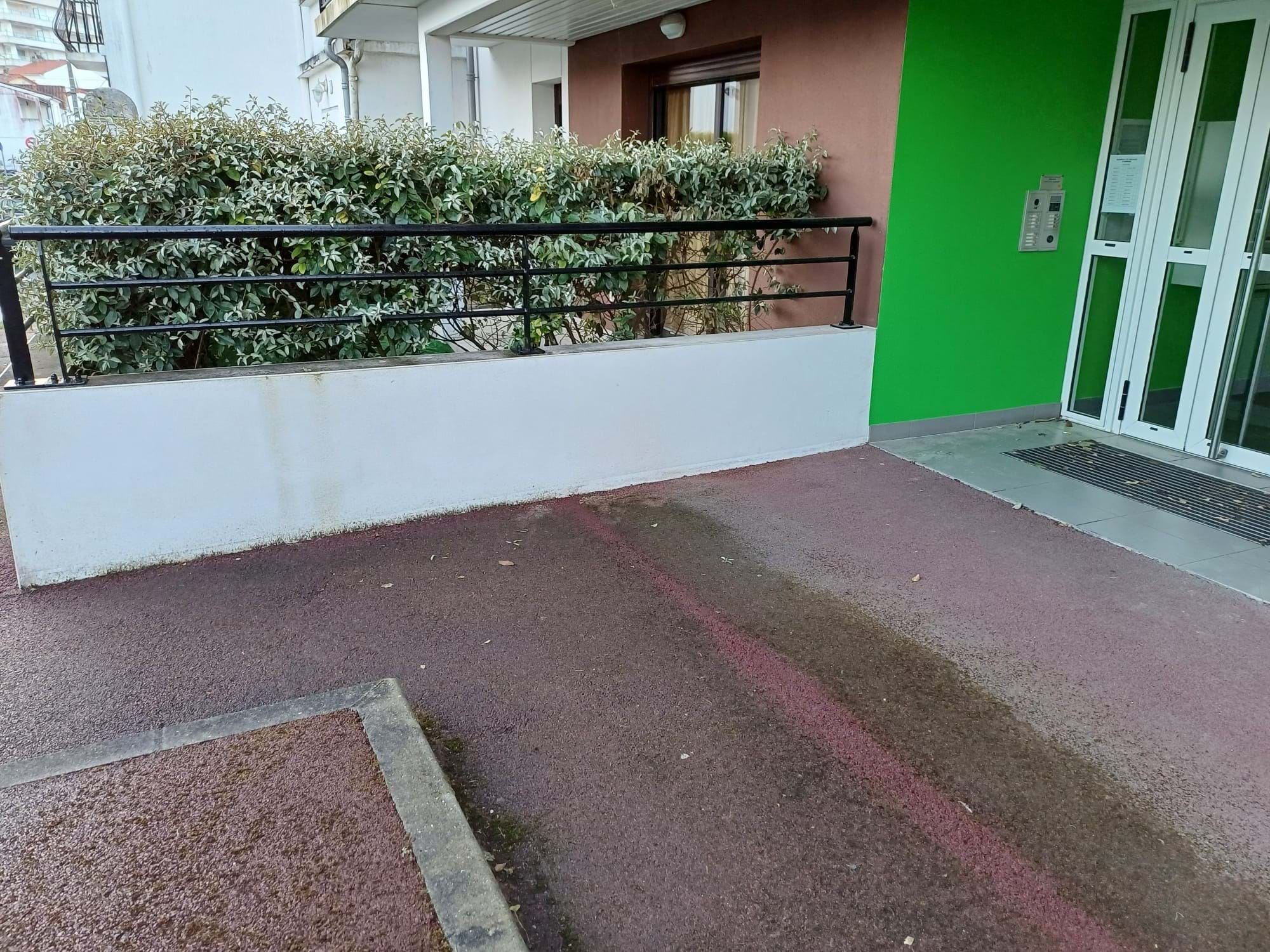 2 Bed, 1 Bath, ApartmentFor Sale, Rochefort, Charente-Maritime, 17200