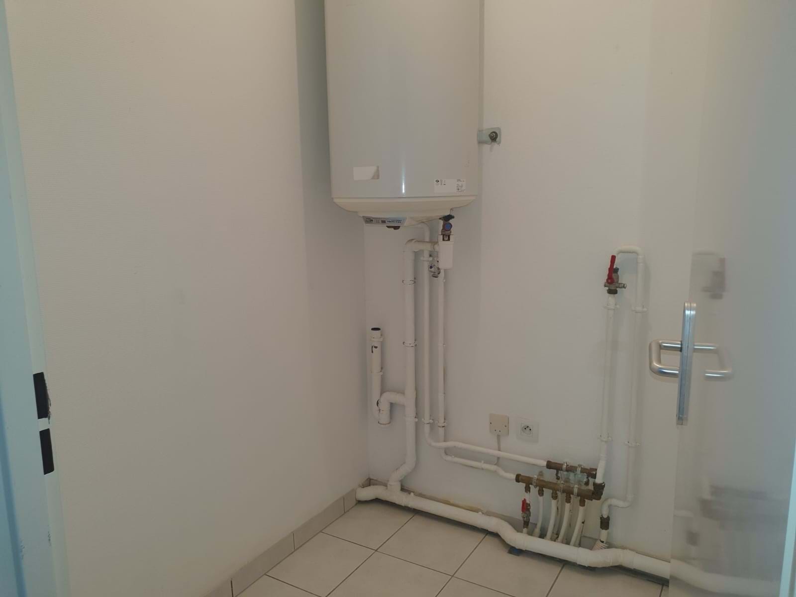 2 Bed, 1 Bath, ApartmentFor Sale, Rochefort, Charente-Maritime, 17200