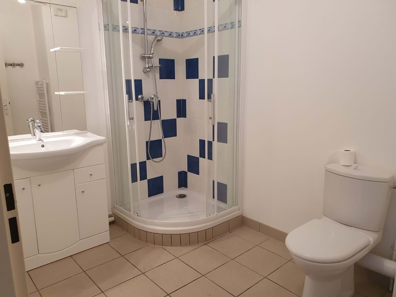 2 Bed, 1 Bath, ApartmentFor Sale, Rochefort, Charente-Maritime, 17200