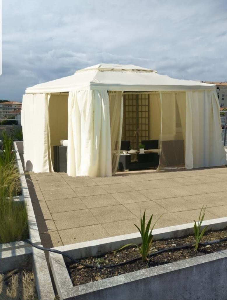 2 Bed, 1 Bath, ApartmentFor Sale, Rochefort, Charente-Maritime, 17200