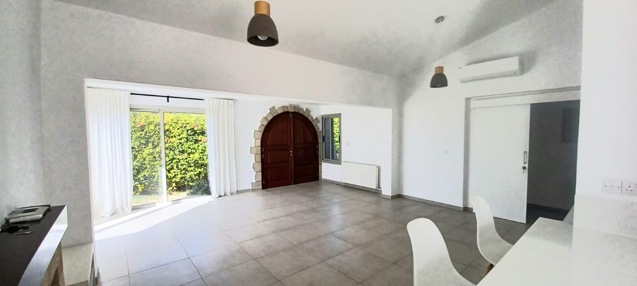 3 Bed, 2 Bath, HouseFor Sale, Kamares, Paphos