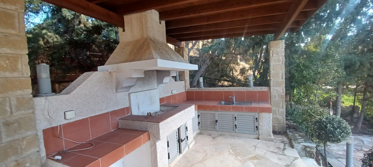 3 Bed, 2 Bath, HouseFor Sale, Kamares, Paphos