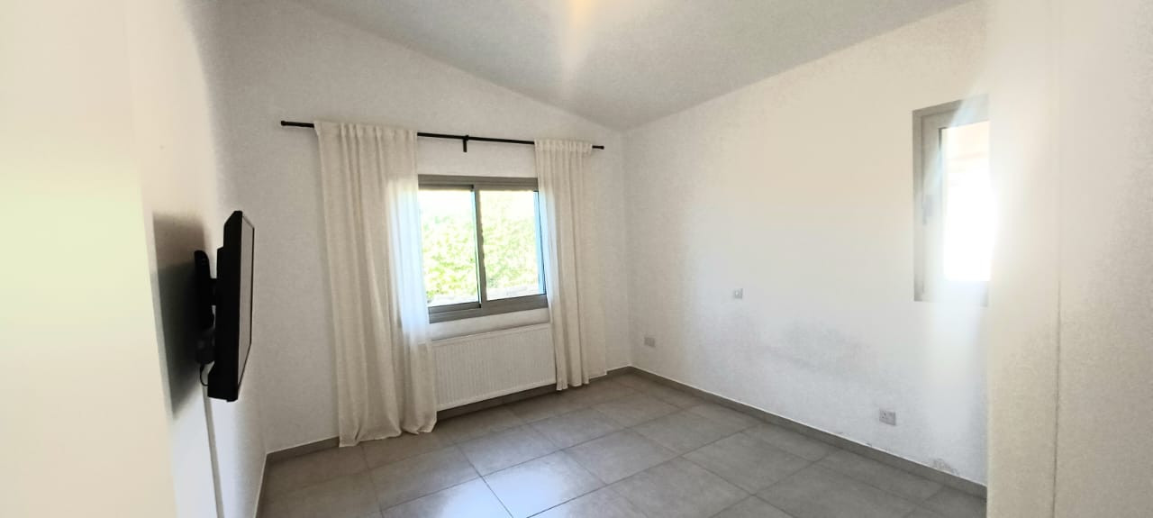 3 Bed, 2 Bath, HouseFor Sale, Kamares, Paphos