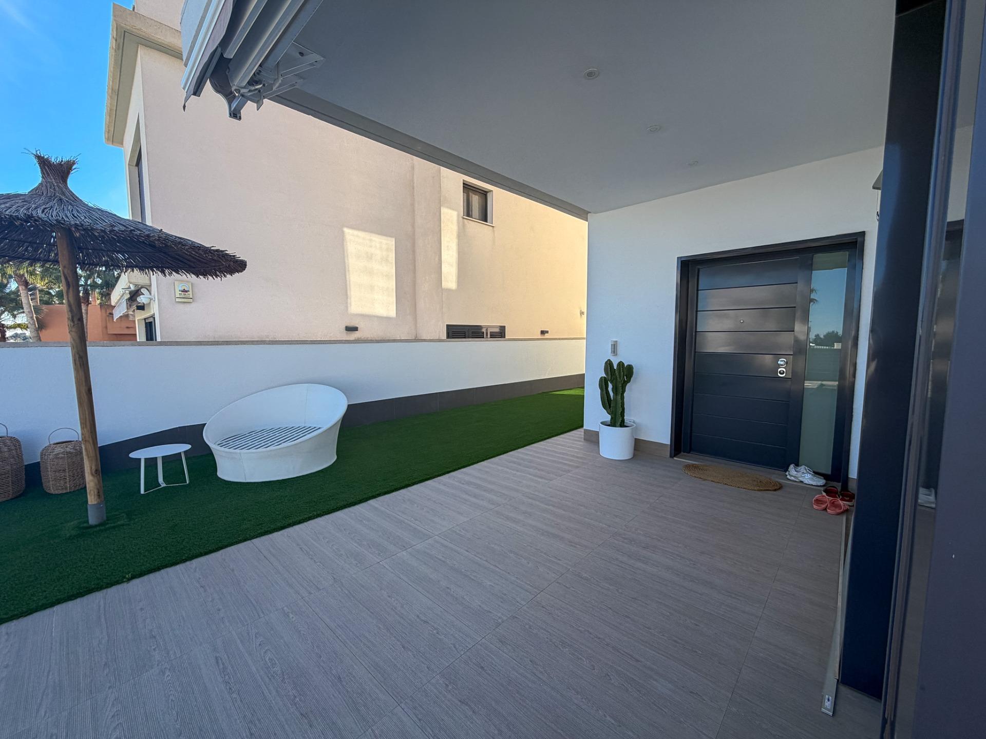 4 Bed, 3 Bath, HouseFor Sale, San Miguel de Salinas, Alicante