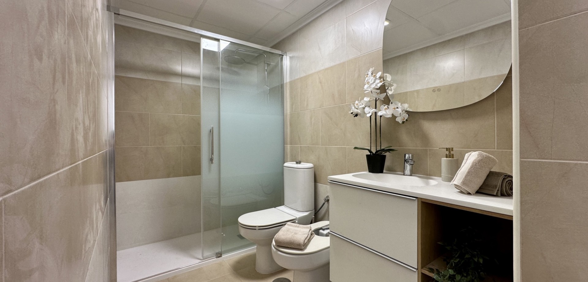 3 Bed, 2 Bath, ApartmentFor Sale, Torrevieja, Alicante