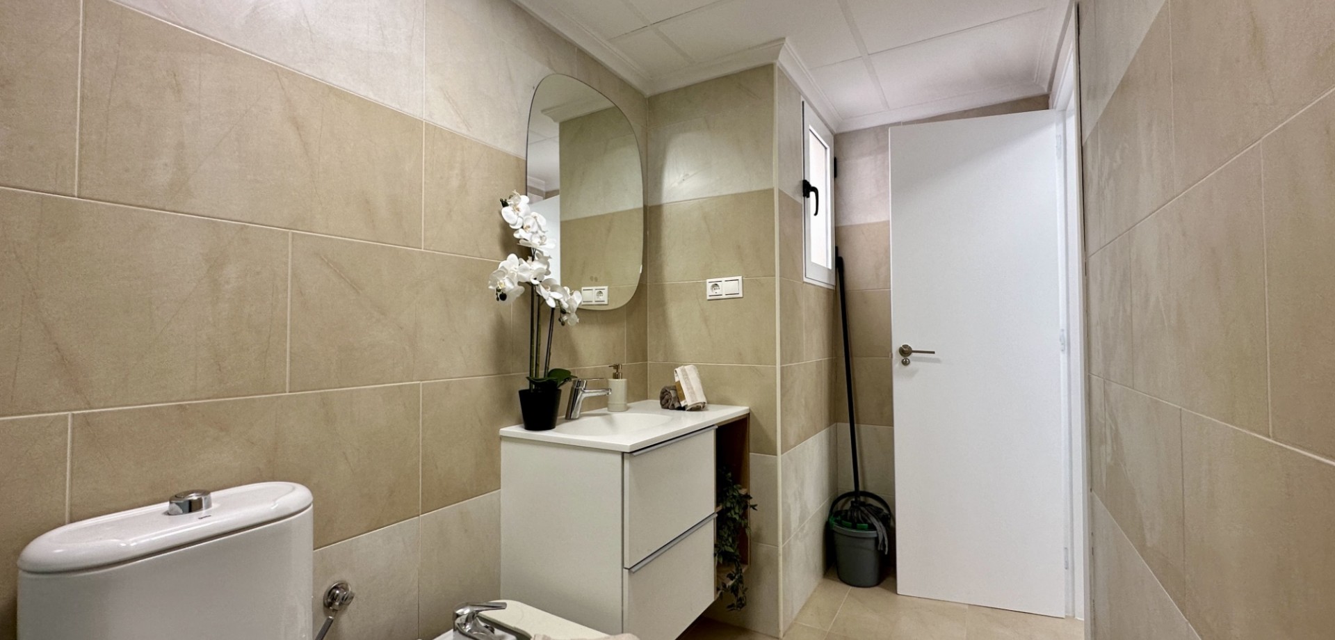 3 Bed, 2 Bath, ApartmentFor Sale, Torrevieja, Alicante