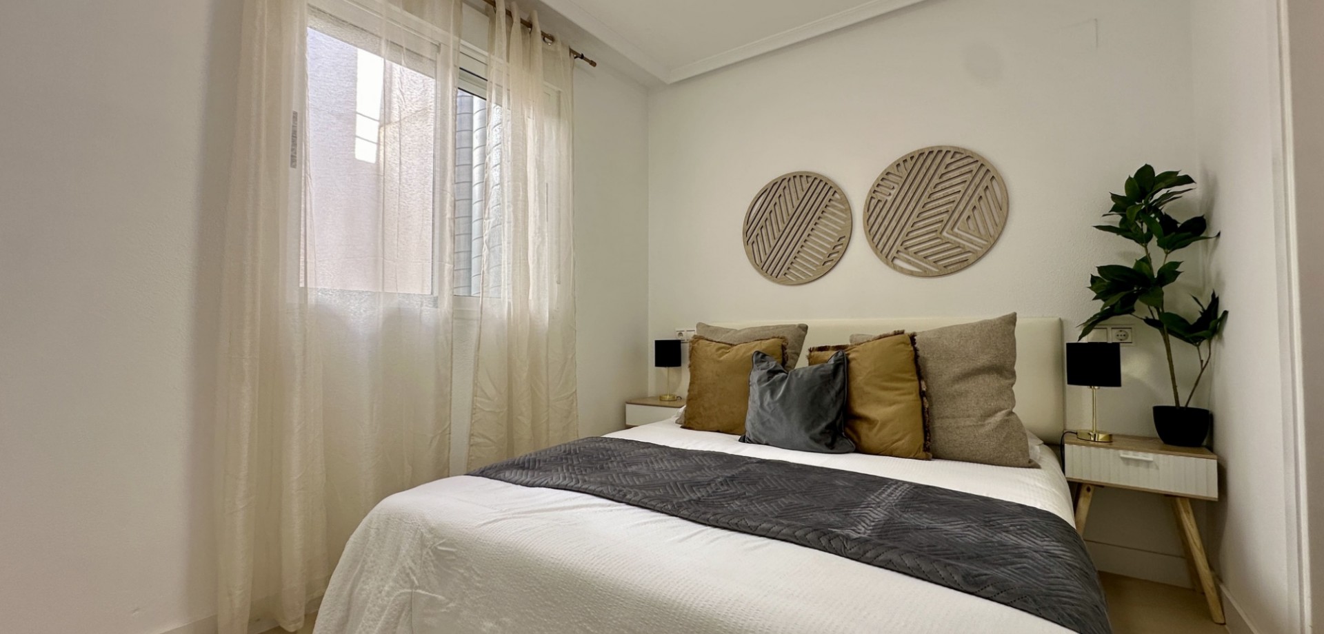 3 Bed, 2 Bath, ApartmentFor Sale, Torrevieja, Alicante