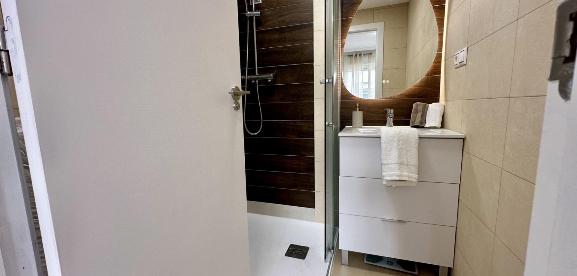 3 Bed, 2 Bath, ApartmentFor Sale, Torrevieja, Alicante