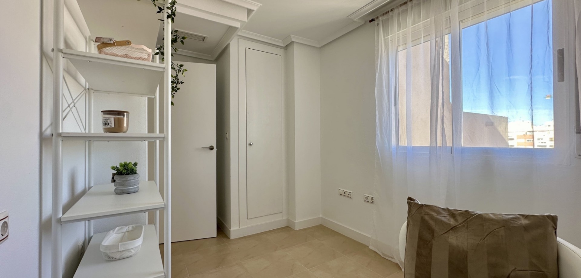 3 Bed, 2 Bath, ApartmentFor Sale, Torrevieja, Alicante