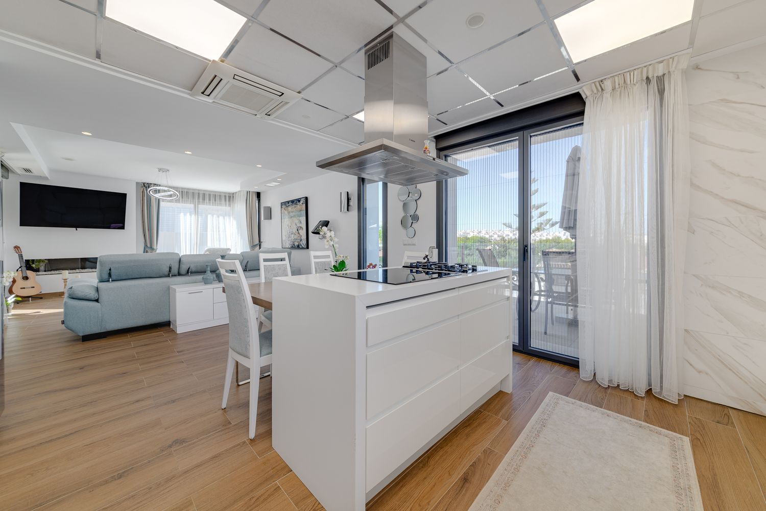 3 Bed, 4 Bath, ApartmentFor Sale, Torrevieja, Alicante