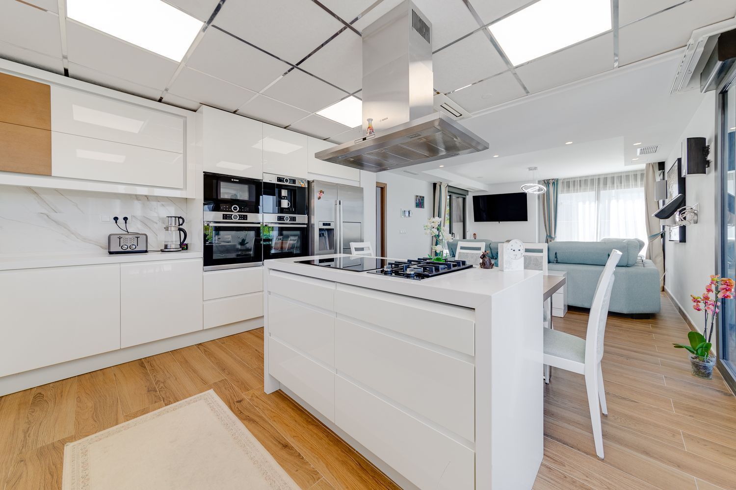 3 Bed, 4 Bath, ApartmentFor Sale, Torrevieja, Alicante