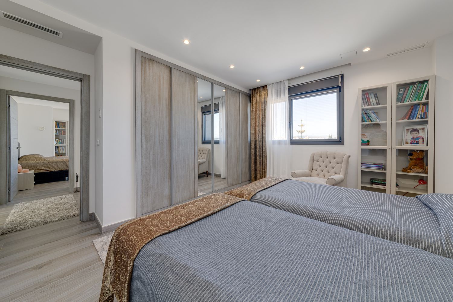 3 Bed, 4 Bath, ApartmentFor Sale, Torrevieja, Alicante