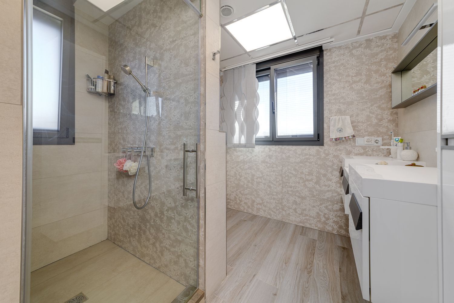 3 Bed, 4 Bath, ApartmentFor Sale, Torrevieja, Alicante