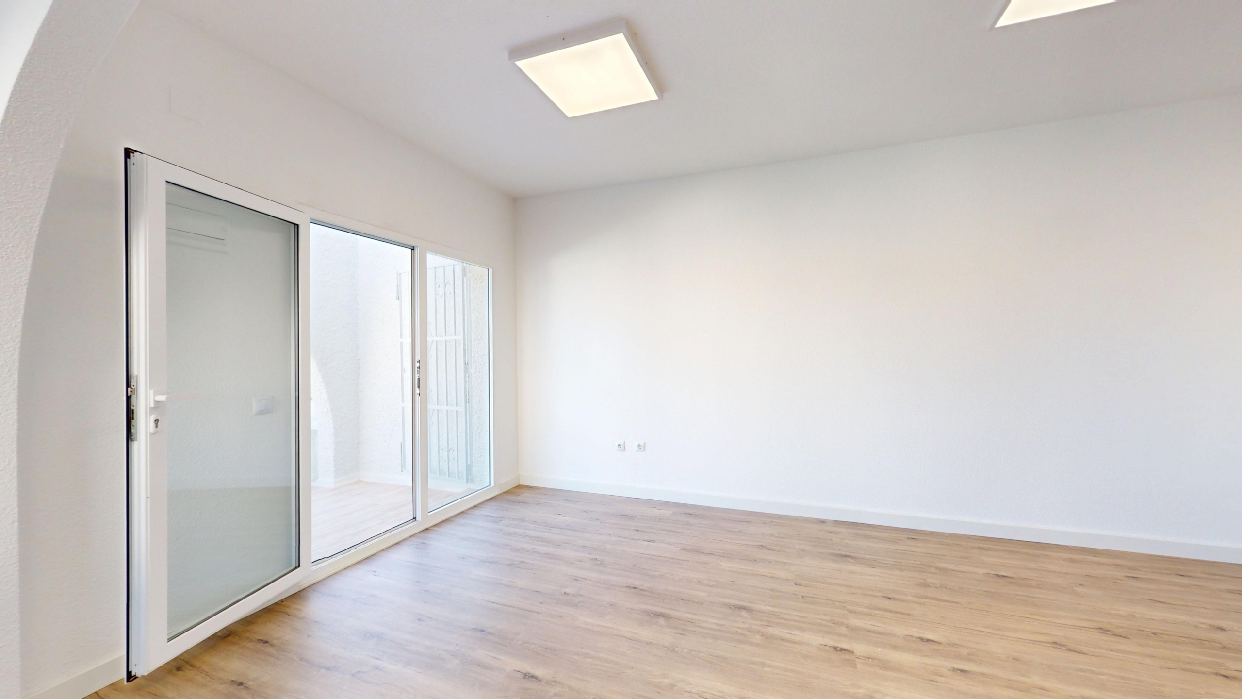 2 Bed, 1 Bath, ApartmentFor Sale, Torrevieja, Alicante