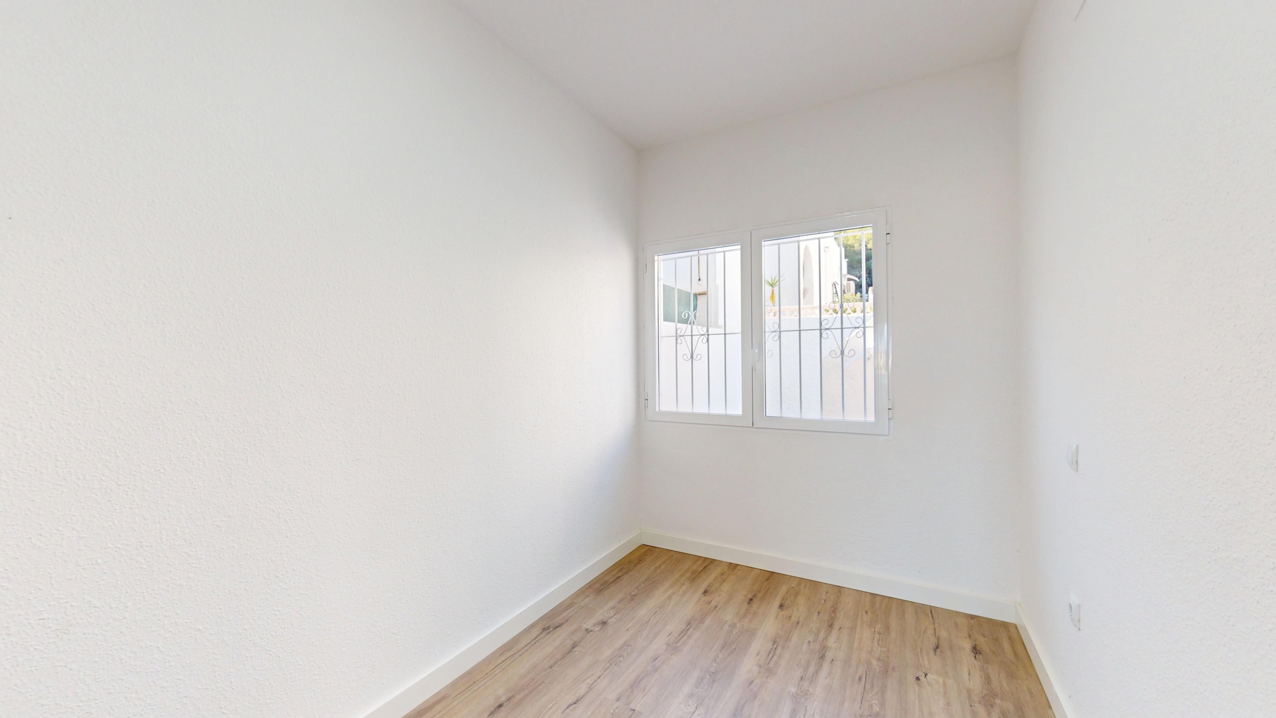 2 Bed, 1 Bath, ApartmentFor Sale, Torrevieja, Alicante