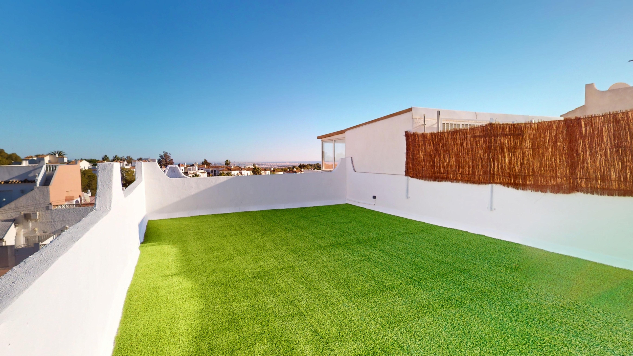 2 Bed, 1 Bath, ApartmentFor Sale, Torrevieja, Alicante